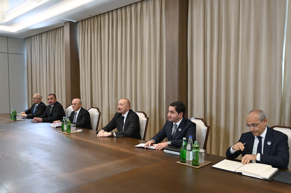 Prezident İlham Əliyev Qətər Dövlətinin Əmiri ilə görüşüb (FOTO)