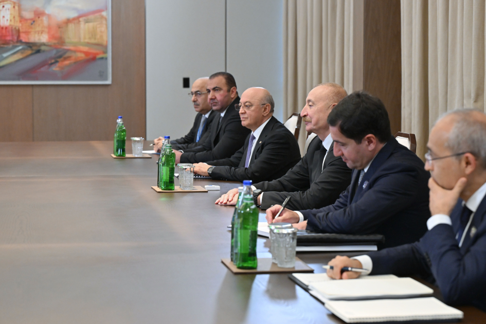 Prezident İlham Əliyev Qətər Dövlətinin Əmiri ilə görüşüb (FOTO)