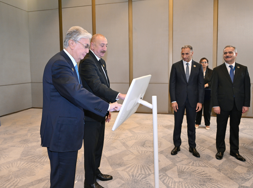 Prezident İlham Əliyev Kasım-Jomart Tokayev ilə görüşüb, Trans-Xəzər Fiber-Optik Kabel Xəttinin açılışını ediblər (FOTO)