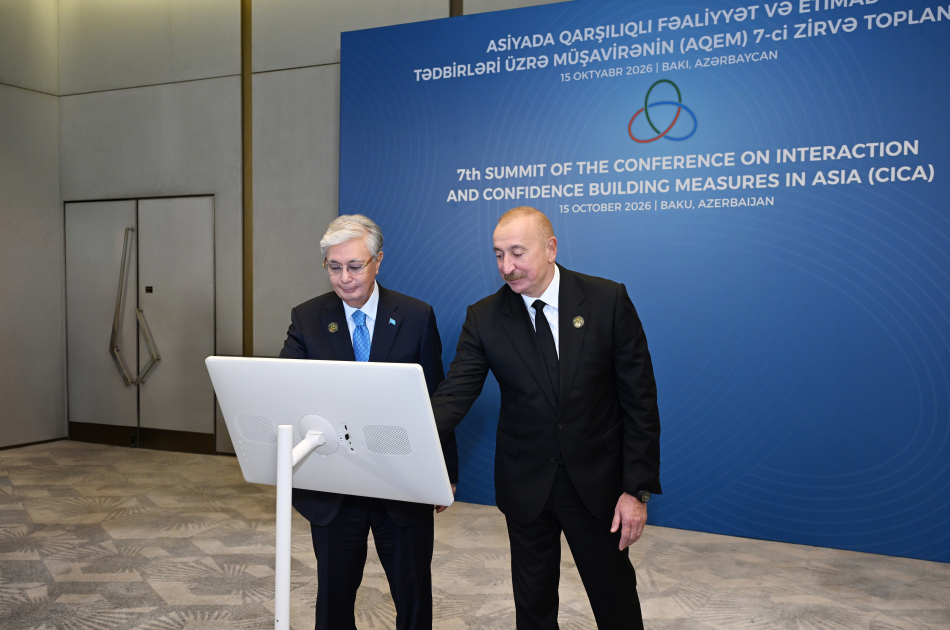 Prezident İlham Əliyev Kasım-Jomart Tokayev ilə görüşüb, Trans-Xəzər Fiber-Optik Kabel Xəttinin açılışını ediblər (FOTO)