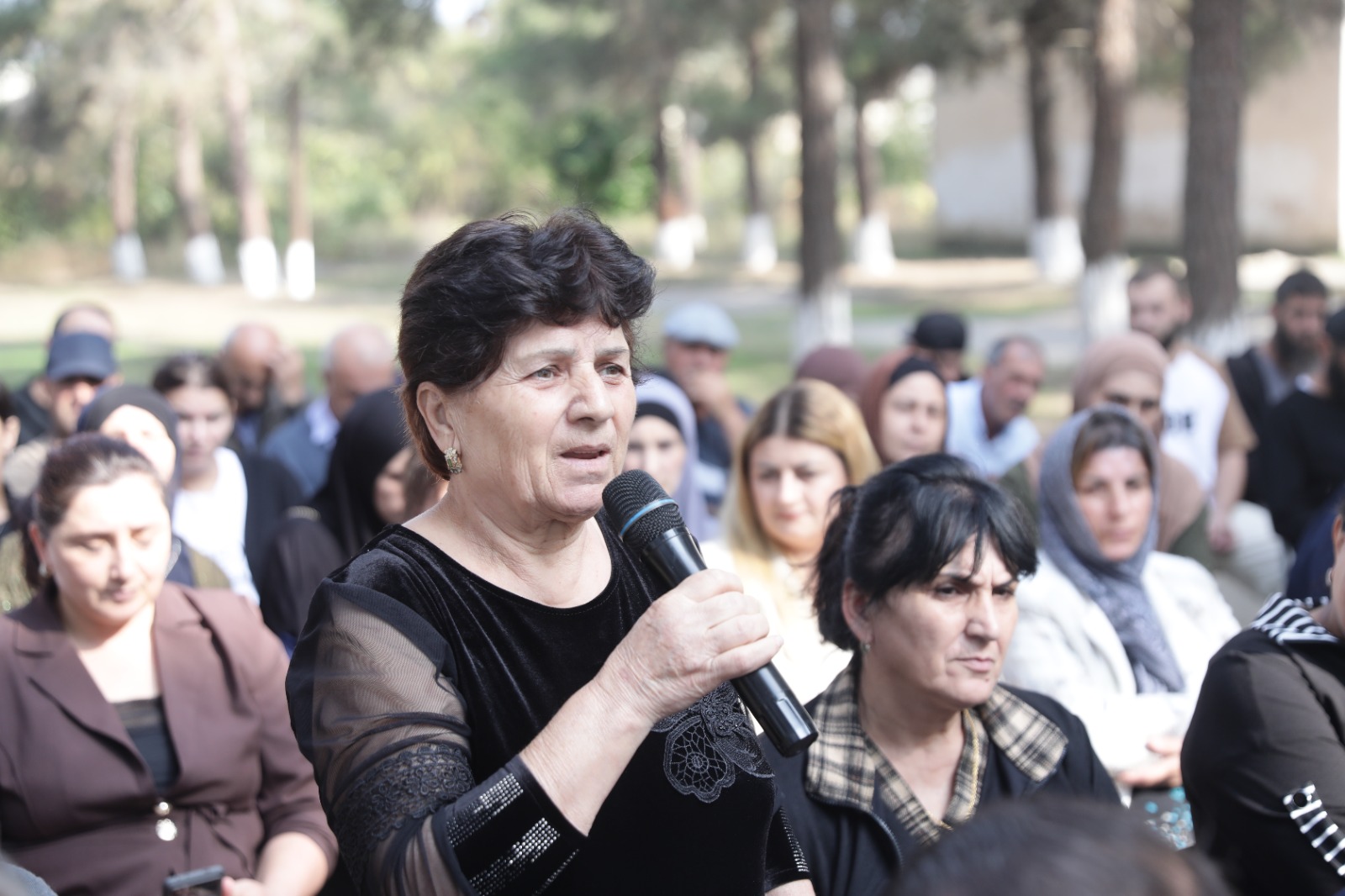 Xaçmaz Rayon İcra Hakimiyyətinin başçısı Elnur Rzayev Yalama kəndində vətəndaşların müraciət və təkliflərini dinləyib (FOTO)