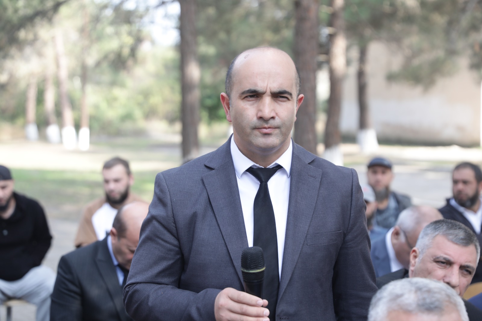Xaçmaz Rayon İcra Hakimiyyətinin başçısı Elnur Rzayev Yalama kəndində vətəndaşların müraciət və təkliflərini dinləyib (FOTO)
