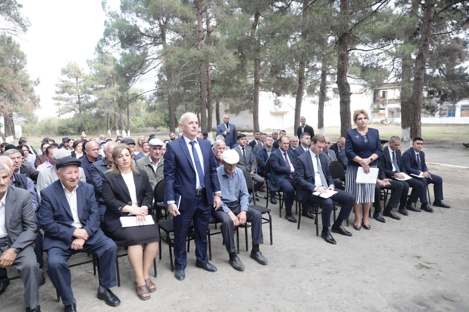 Xaçmaz Rayon İcra Hakimiyyətinin başçısı Elnur Rzayev Yalama kəndində vətəndaşların müraciət və təkliflərini dinləyib (FOTO)