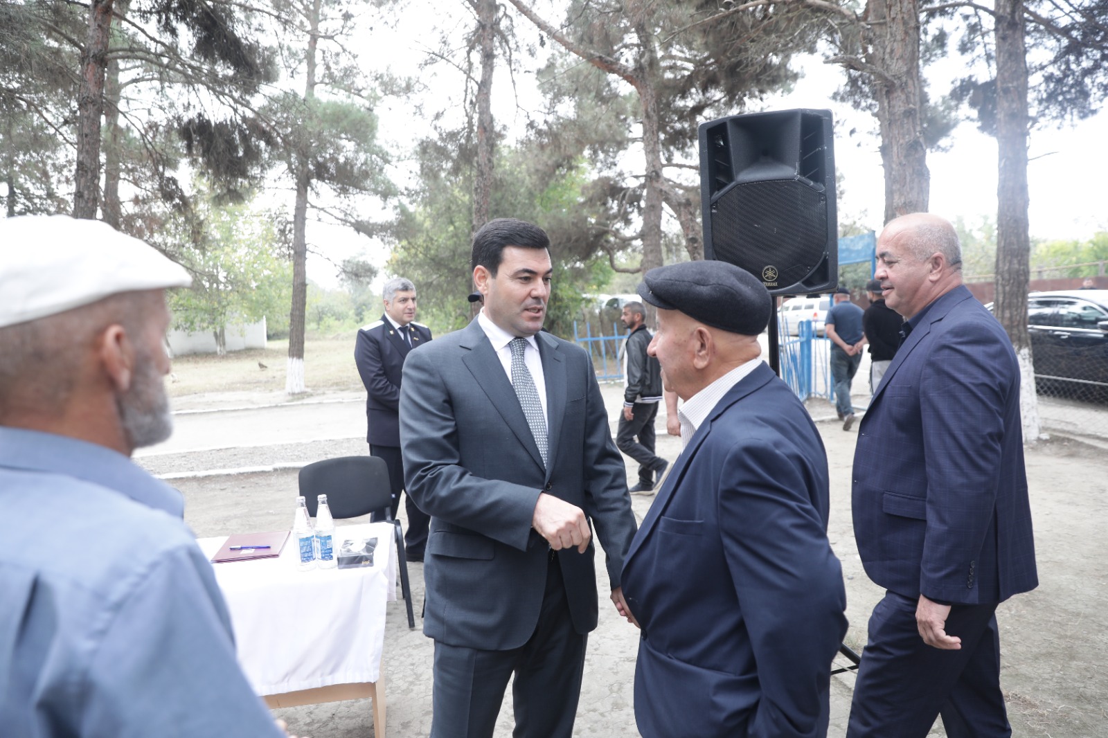 Xaçmaz Rayon İcra Hakimiyyətinin başçısı Elnur Rzayev Yalama kəndində vətəndaşların müraciət və təkliflərini dinləyib (FOTO)