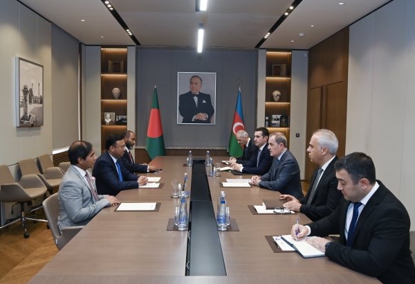 Ceyhun Bayramov Banqladeşlə ikitərəfli əməkdaşlığı müzakirə edib (FOTO)
