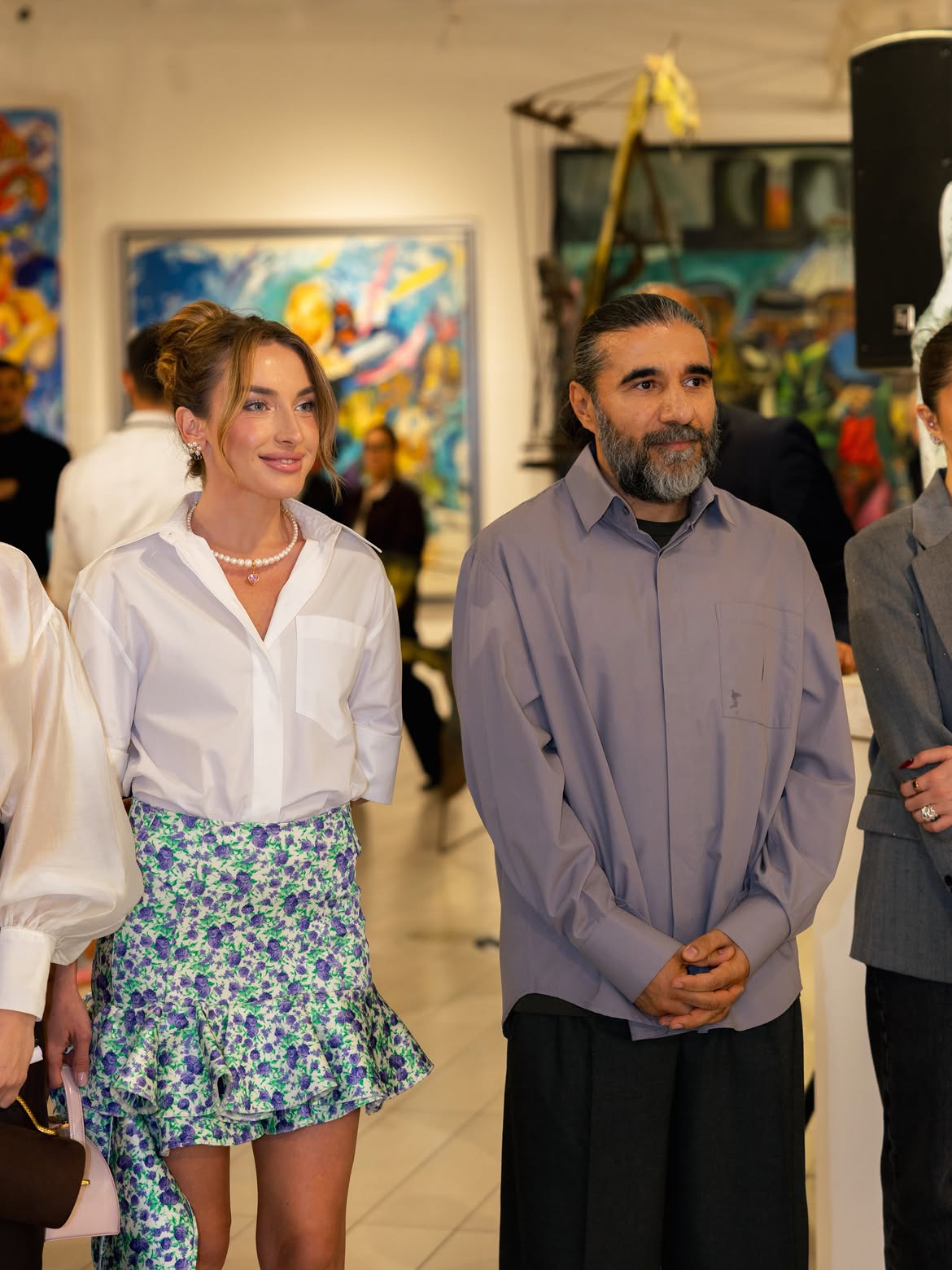 Alyona Əliyeva Anar Hüseynzadənin "O" adlı sərgisindən görüntülər paylaşıb (FOTO)