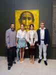 Alyona Əliyeva Anar Hüseynzadənin "O" adlı sərgisindən görüntülər paylaşıb (FOTO)