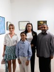 Alyona Əliyeva Anar Hüseynzadənin "O" adlı sərgisindən görüntülər paylaşıb (FOTO)
