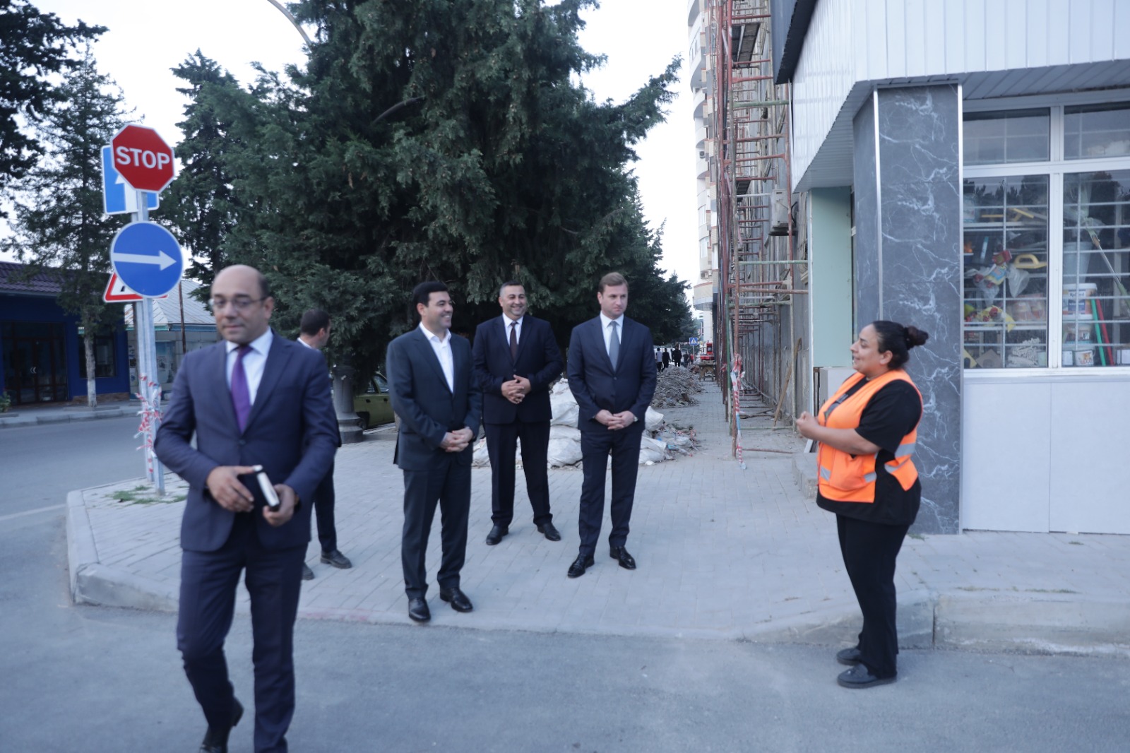 Xaçmaz rayonunda "Şəhərsalma və Memarlıq İli” çərçivəsində çoxmənzilli binalarda əsaslı təmir işləri aparılır (FOTO)