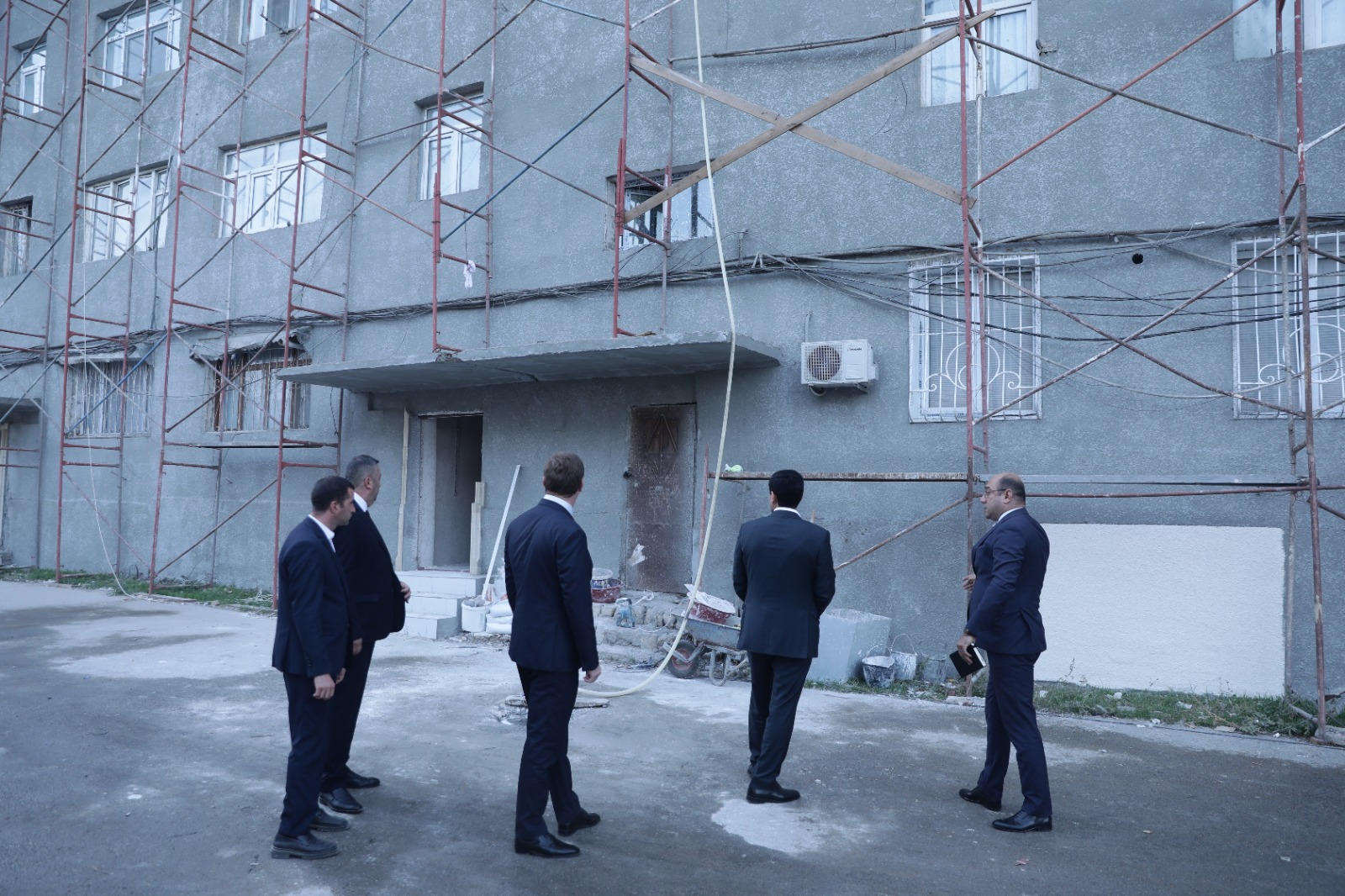 Xaçmaz rayonunda "Şəhərsalma və Memarlıq İli” çərçivəsində çoxmənzilli binalarda əsaslı təmir işləri aparılır (FOTO)