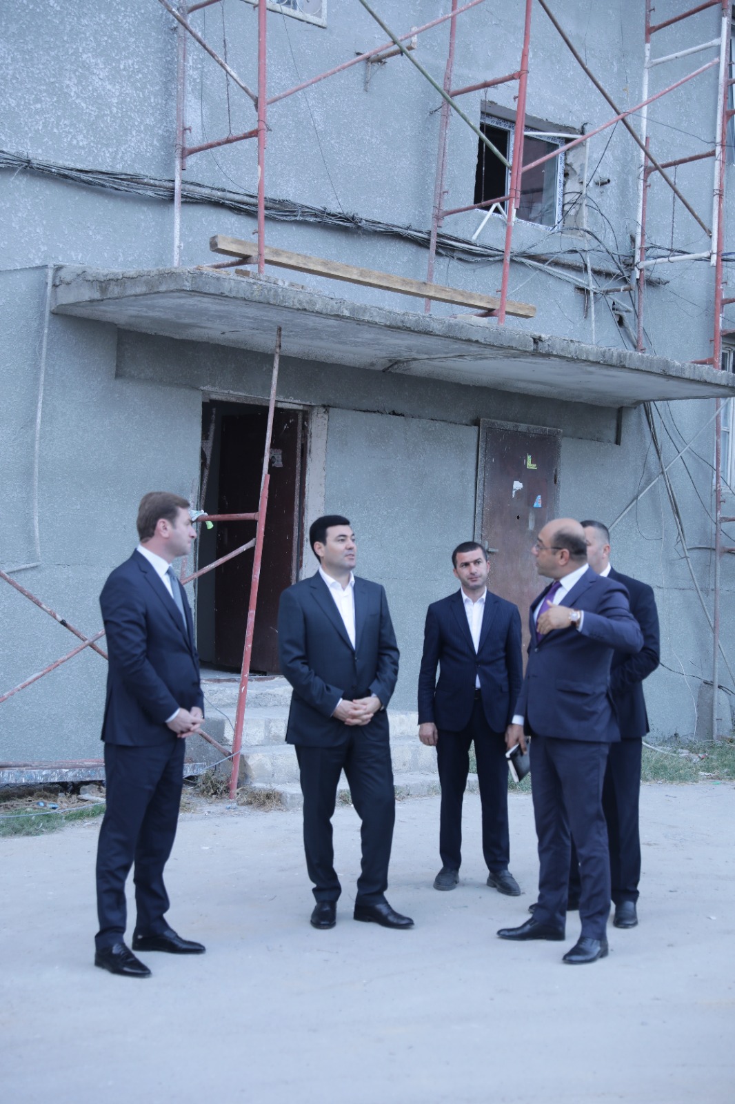 Xaçmaz rayonunda "Şəhərsalma və Memarlıq İli” çərçivəsində çoxmənzilli binalarda əsaslı təmir işləri aparılır (FOTO)