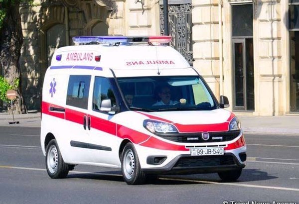 Biləsuvarda qəza olub, xəsarət alanlar Bakıya təxliyə olunub