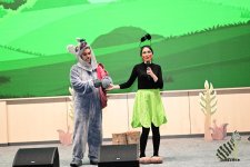 Füzuli teatrı Şəhər Günündə “Tıq-tıq xanım” tamaşası ilə uşaqları sevindirib (FOTO)