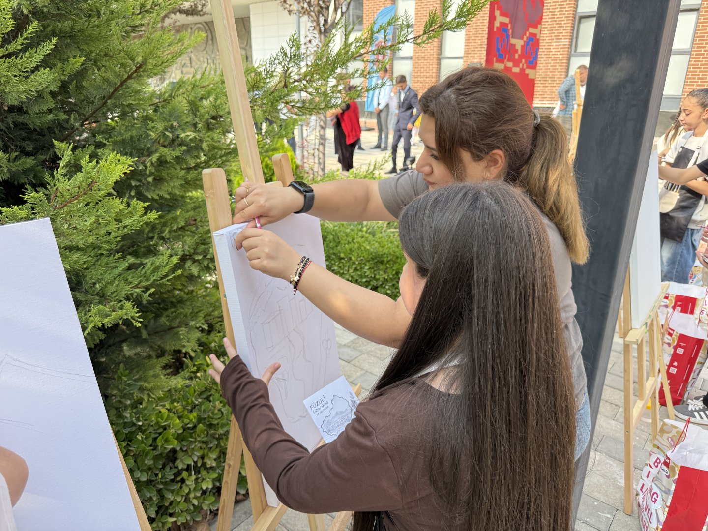 Füzulidə uşaqlar üçün rəssamlıq üzrə ustad dərsləri keçirilib (FOTO)