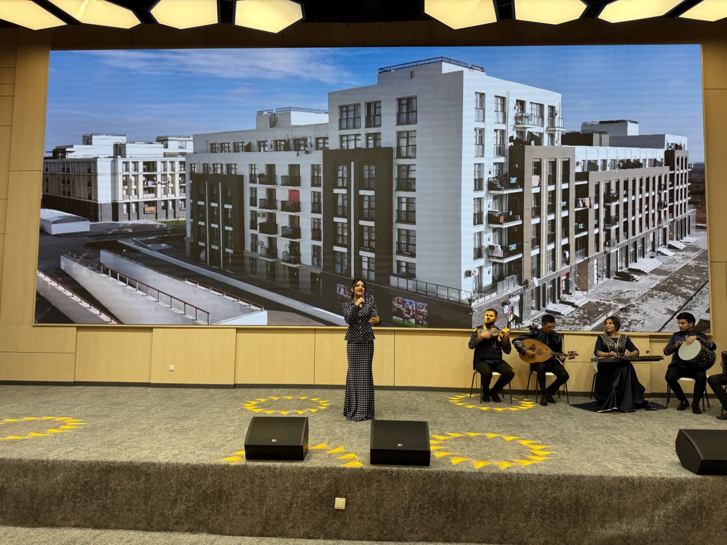 Füzulidə Şəhəri Günü münasibətilə konsert proqramı keçirilib (FOTO)