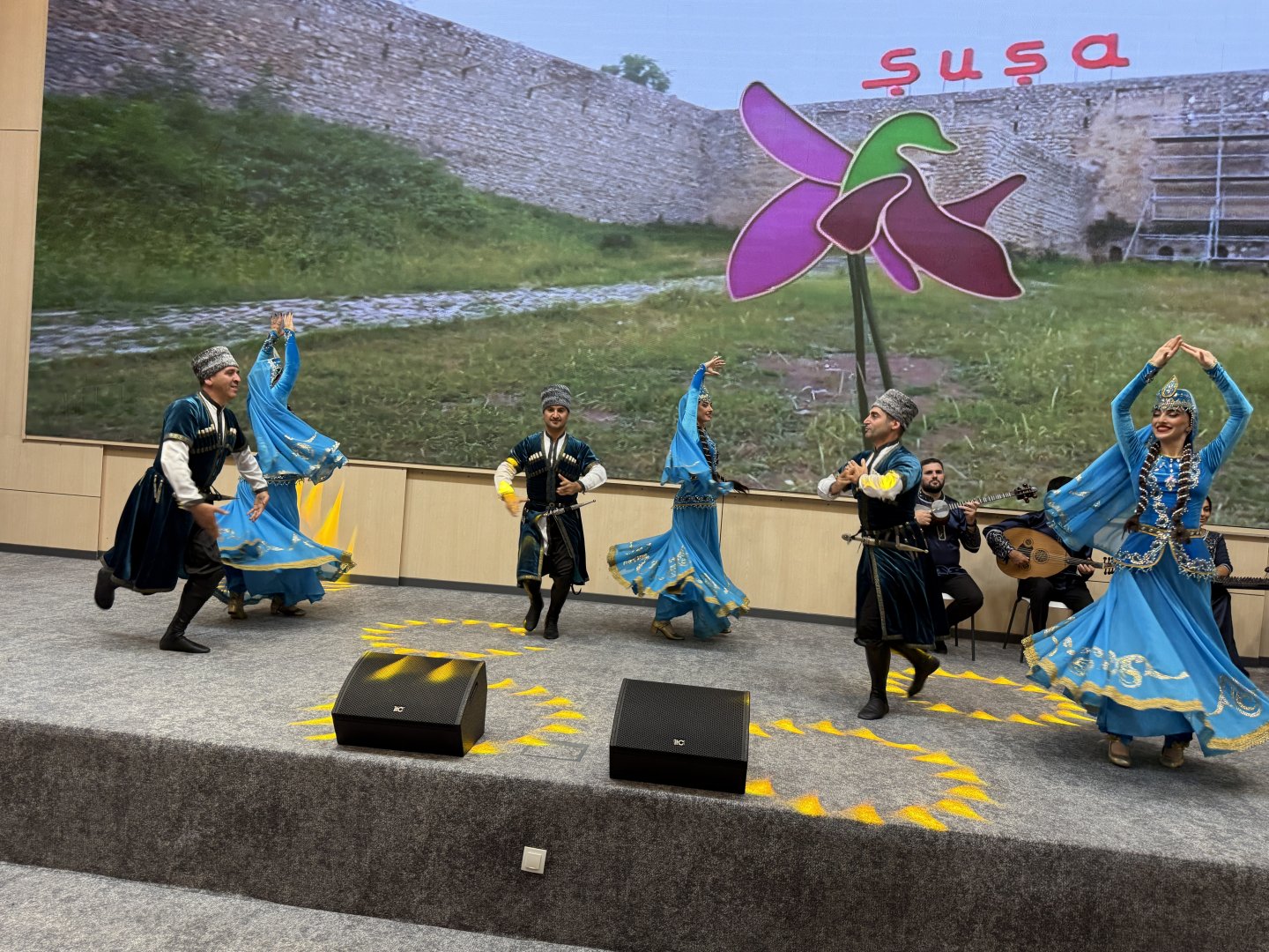 Füzulidə Şəhəri Günü münasibətilə konsert proqramı keçirilib (FOTO)