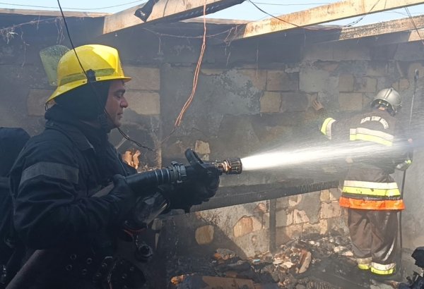 Lökbatan qəsəbəsində obyektdə yanğın baş verib - FHN (FOTO)