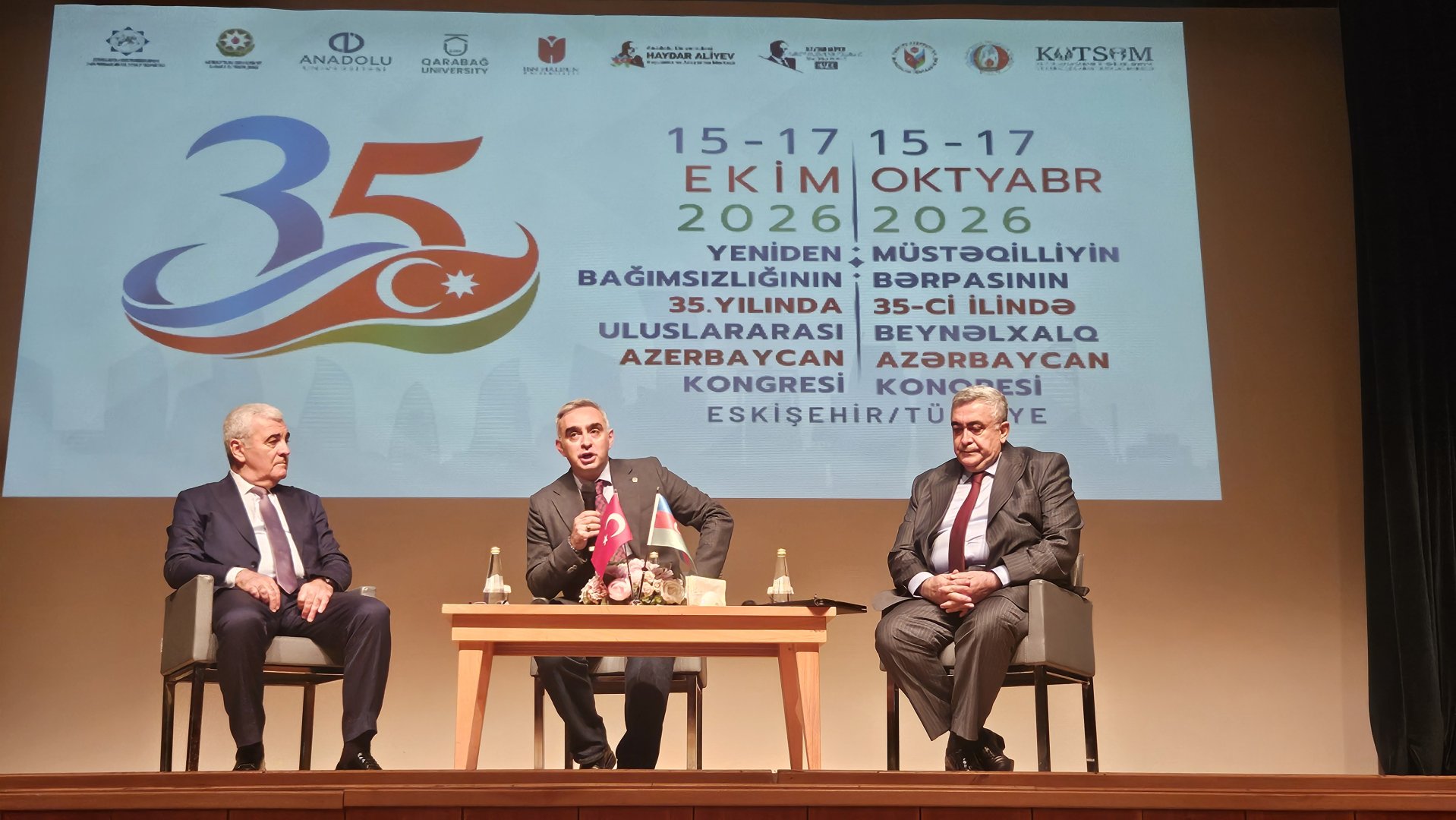 Anadolu Universitetində Azərbaycanın dövlət müstəqilliyinin bərpasının 35 illiyinə həsr olunan beynəlxalq konqres keçirilib (FOTO)