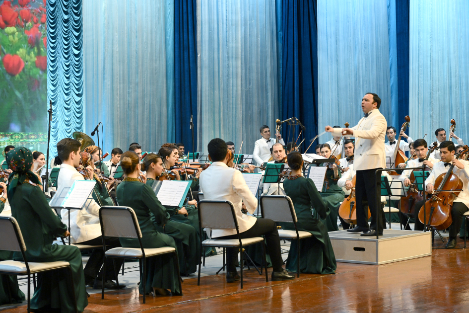 Leyla Əliyeva Aşqabadda Türkmənistan Dövlət Simfonik Orkestrinin konsertini izləyib (FOTO)
