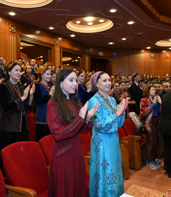 Leyla Əliyeva Aşqabadda Türkmənistan Dövlət Simfonik Orkestrinin konsertini izləyib (FOTO)