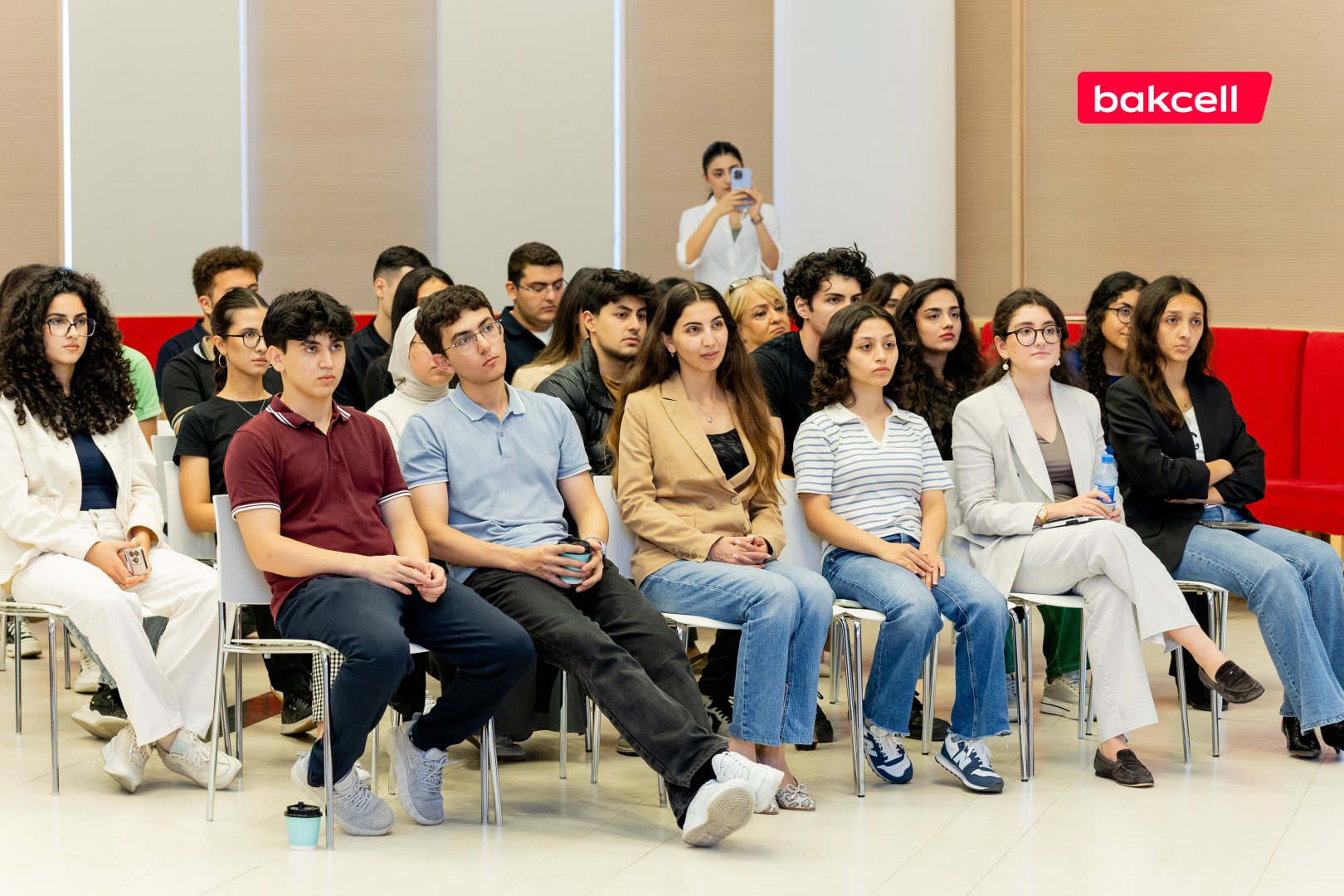 Bakcell-in baş icraçı direktoru ADA Universitetinin tələbələri ilə görüşüb (FOTO)