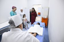 Leyla Əliyeva Arkadağ şəhərində Uşaq Sağlamlığı və Reabilitasiya Mərkəzinin fəaliyyəti ilə tanış olub (FOTO)