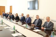 Eks-nazir yeni naziri kollektivə təqdim etdi (FOTO)