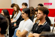 Bakcell-in baş icraçı direktoru ADA Universitetinin tələbələri ilə görüşüb (FOTO)