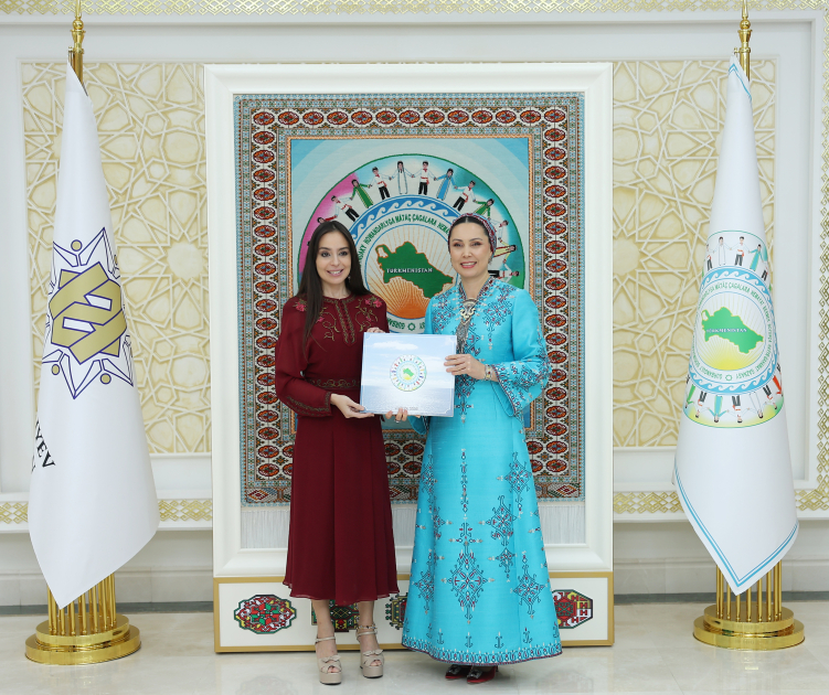 Leyla Əliyeva Arkadağ şəhərində Oğulcahan Atabayeva ilə görüşüb (FOTO)