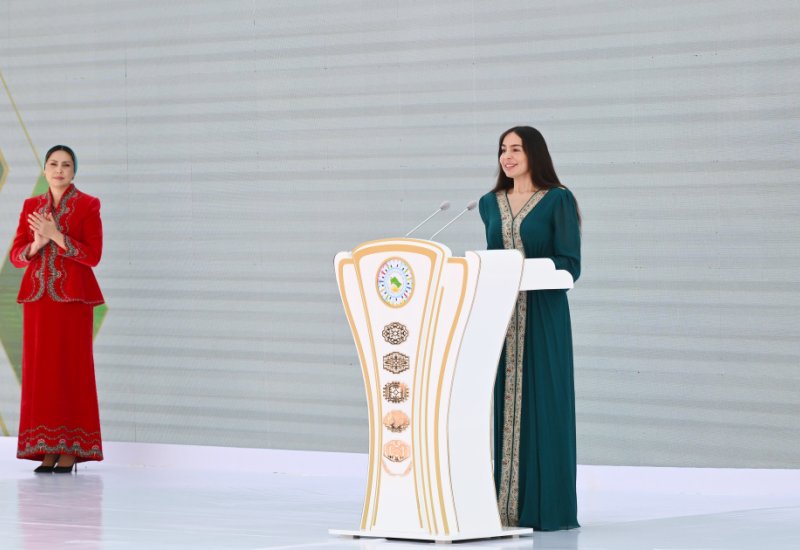 Heydər Əliyev Fondunun vitse-prezidenti Leyla Əliyeva Aşqabadda MAMA “Ana təbiət” beynəlxalq incəsənət sərgisinin açılışında iştirak edib (FOTO)