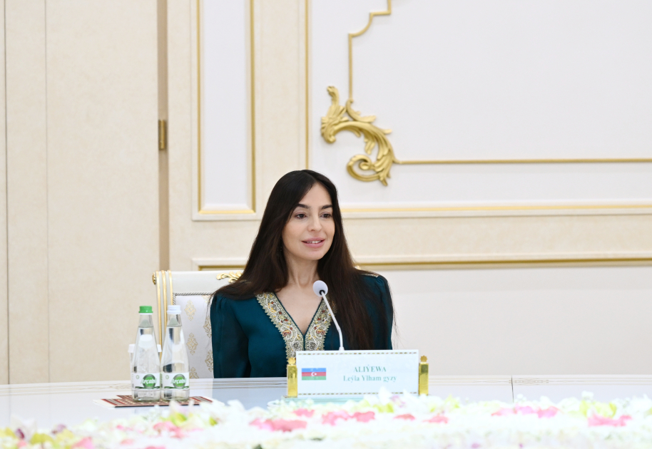 Aşqabadda Leyla Əliyevanın, Oğulcahan Atabayevanın və Saida Mirziyoyevanın üçtərəfli görüşü olub (FOTO)