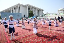 Heydər Əliyev Fondunun vitse-prezidenti Leyla Əliyeva Aşqabadda MAMA “Ana təbiət” beynəlxalq incəsənət sərgisinin açılışında iştirak edib (FOTO)