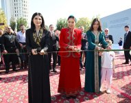 Heydər Əliyev Fondunun vitse-prezidenti Leyla Əliyeva Aşqabadda MAMA “Ana təbiət” beynəlxalq incəsənət sərgisinin açılışında iştirak edib (FOTO)
