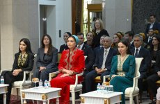 Heydər Əliyev Fondunun vitse-prezidenti Leyla Əliyeva Aşqabadda Milli Türkmən Xalçası Muzeyində olub (FOTO)