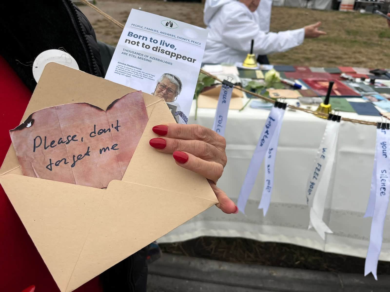 Azərbaycanlı itkin ailələri Avropa Parlamenti qarşısında etiraz aksiyası keçirib (FOTO)