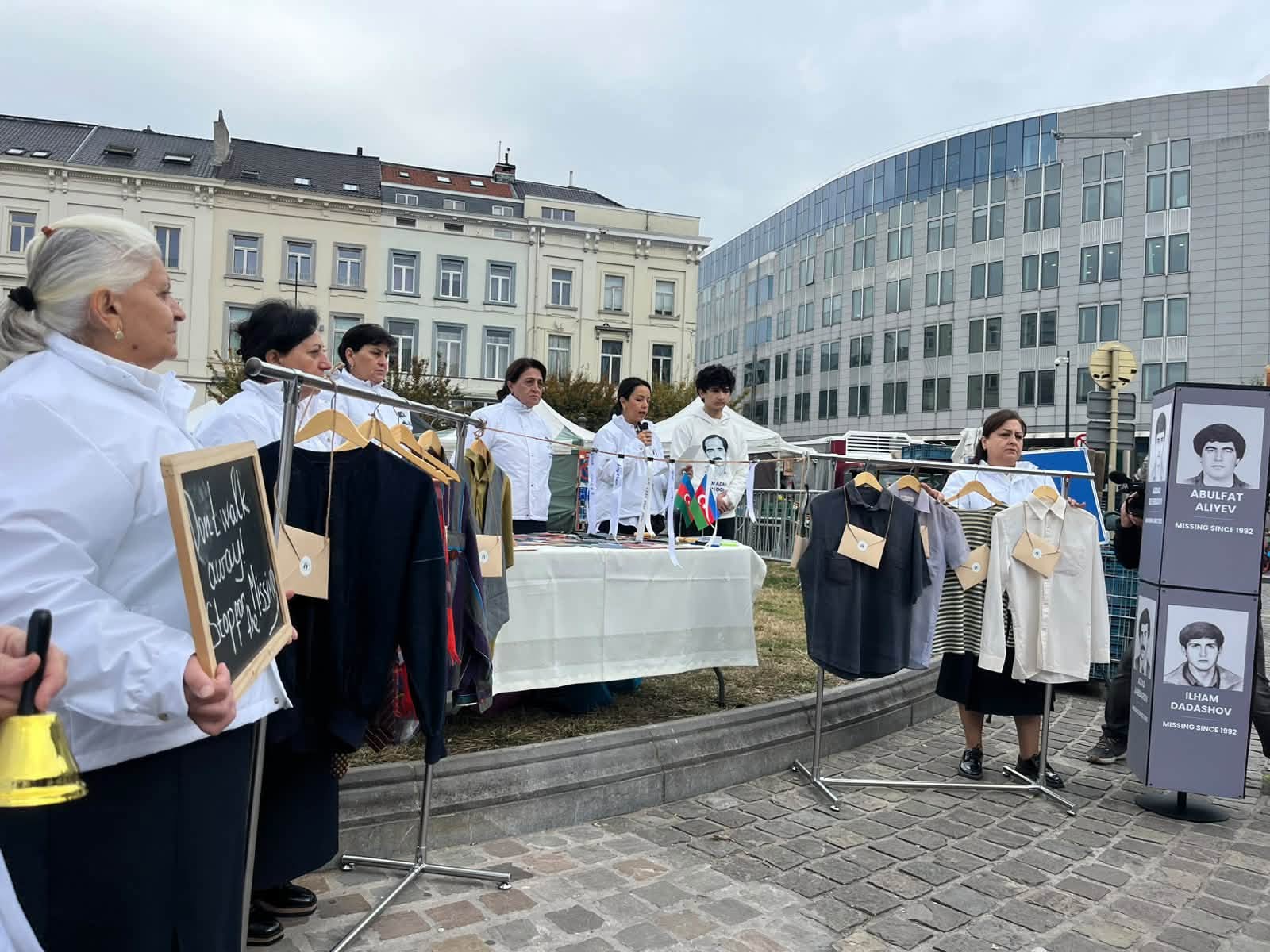 Azərbaycanlı itkin ailələri Avropa Parlamenti qarşısında etiraz aksiyası keçirib (FOTO)