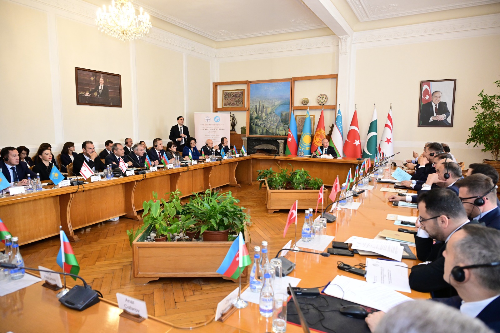 Konstitusiya Məhkəməsində süni intellektin məhkəmə fəaliyyətində rolu müzakirə olunub (FOTO)
