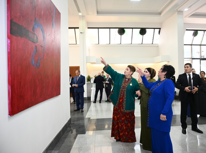 Heydər Əliyev Fondunun vitse-prezidenti Leyla Əliyeva Aşqabadda MAMA “Ana təbiət” beynəlxalq incəsənət sərgisinin açılışında iştirak edib (FOTO)