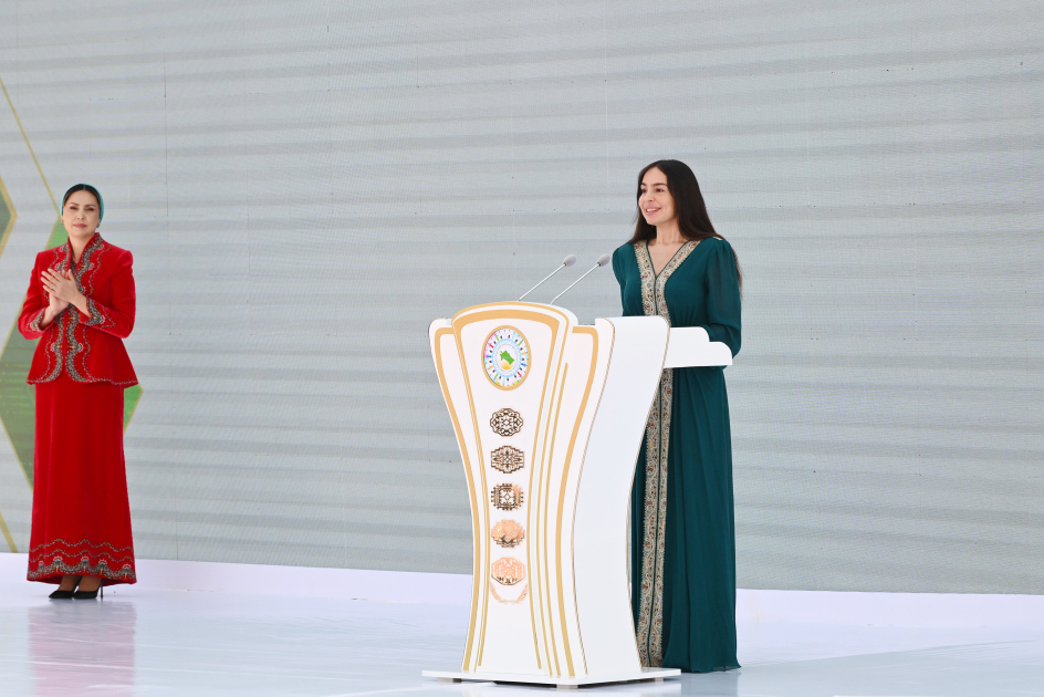 Heydər Əliyev Fondunun vitse-prezidenti Leyla Əliyeva Aşqabadda MAMA “Ana təbiət” beynəlxalq incəsənət sərgisinin açılışında iştirak edib (FOTO)