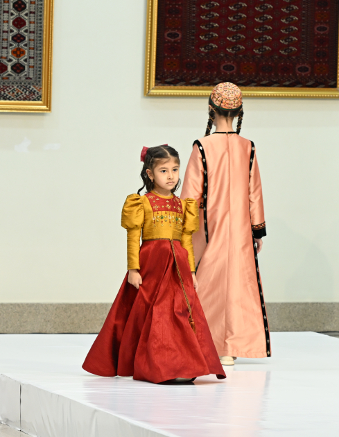 Heydər Əliyev Fondunun vitse-prezidenti Leyla Əliyeva Aşqabadda Milli Türkmən Xalçası Muzeyində olub (FOTO)