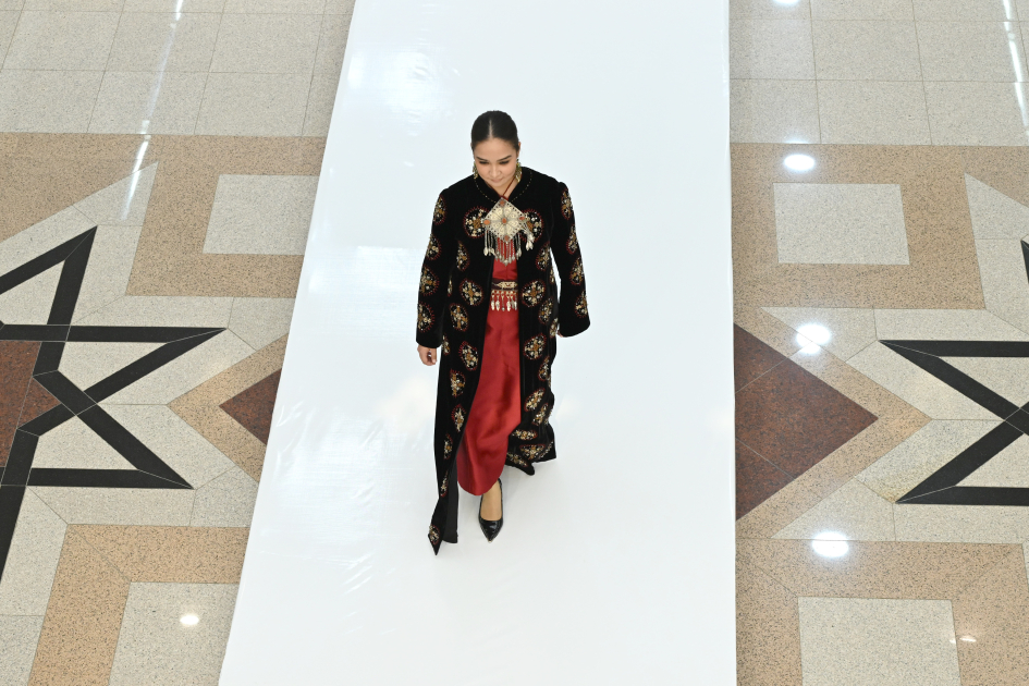 Heydər Əliyev Fondunun vitse-prezidenti Leyla Əliyeva Aşqabadda Milli Türkmən Xalçası Muzeyində olub (FOTO)
