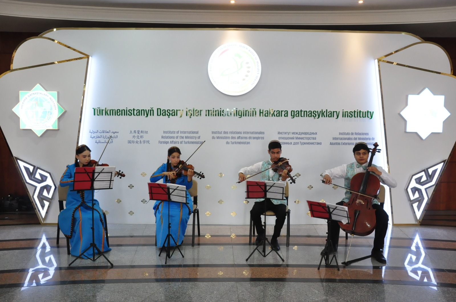 Səfir Sərdar Berdiməhəmmədovun Azərbaycan dilinə tərcümə edilmiş kitabının təqdimatında çıxış edib (FOTO)