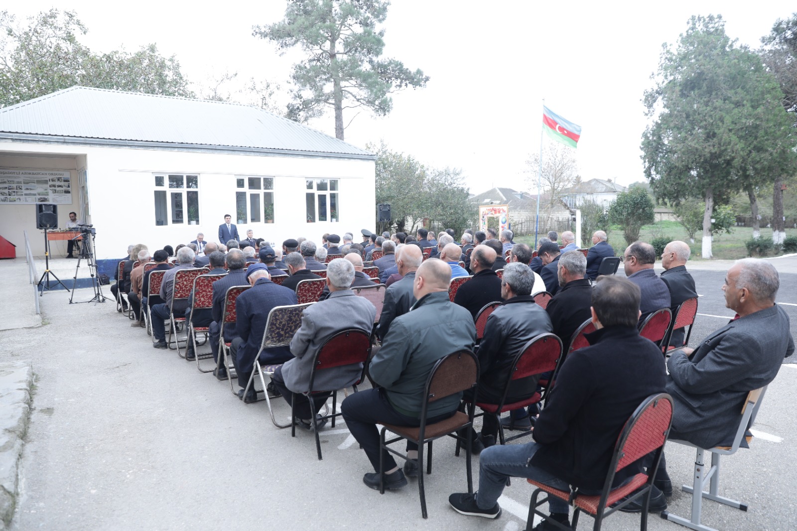 Elnur Rzayev Niyazoba kəndində səyyar qəbul keçirib (FOTO)