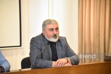 “Zərərli xarici təsirlərə və saxta xəbərlərə qarşı sayıqlığın artırılmasına dəstək” layihəsi AzMİU-da (FOTO/VİDEO)