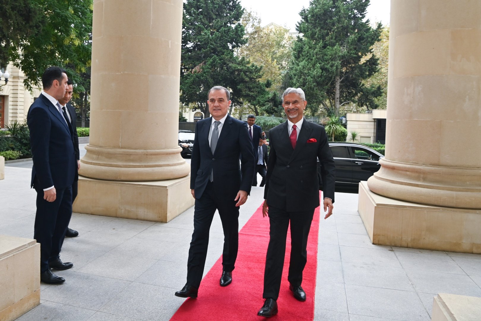 XİN Caişankarın Bakıya səfəri barədə məlumat yaydı (FOTO)