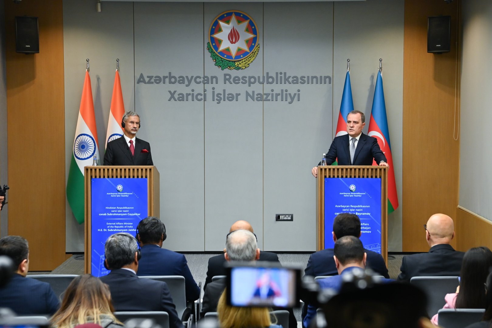 XİN Caişankarın Bakıya səfəri barədə məlumat yaydı (FOTO)
