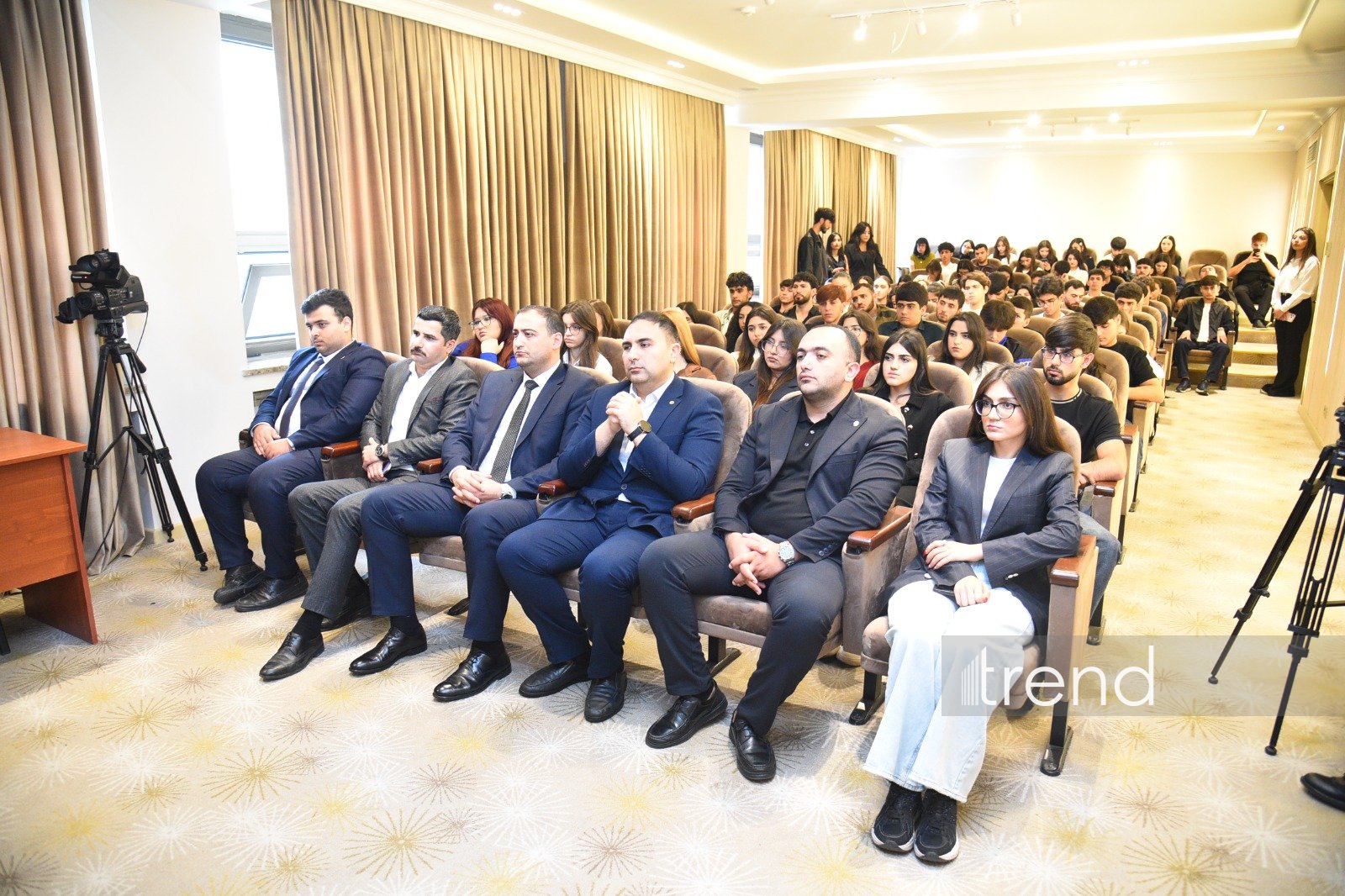 “Zərərli xarici təsirlərə və saxta xəbərlərə qarşı sayıqlığın artırılmasına dəstək” layihəsi AzMİU-da (FOTO/VİDEO)