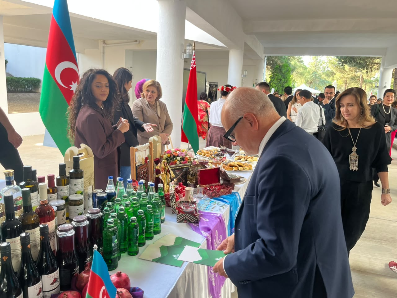 Aşqabadda BMT günü münasibətilə Azərbaycan xüsusi stendlə təmsil olunub (FOTO)