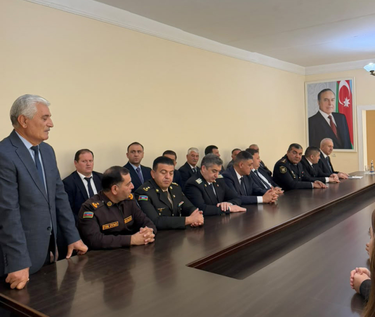 Yardımlı Rayon İcra Hakimiyyətinin yeni başçısı kollektivə təqdim edilib (FOTO)