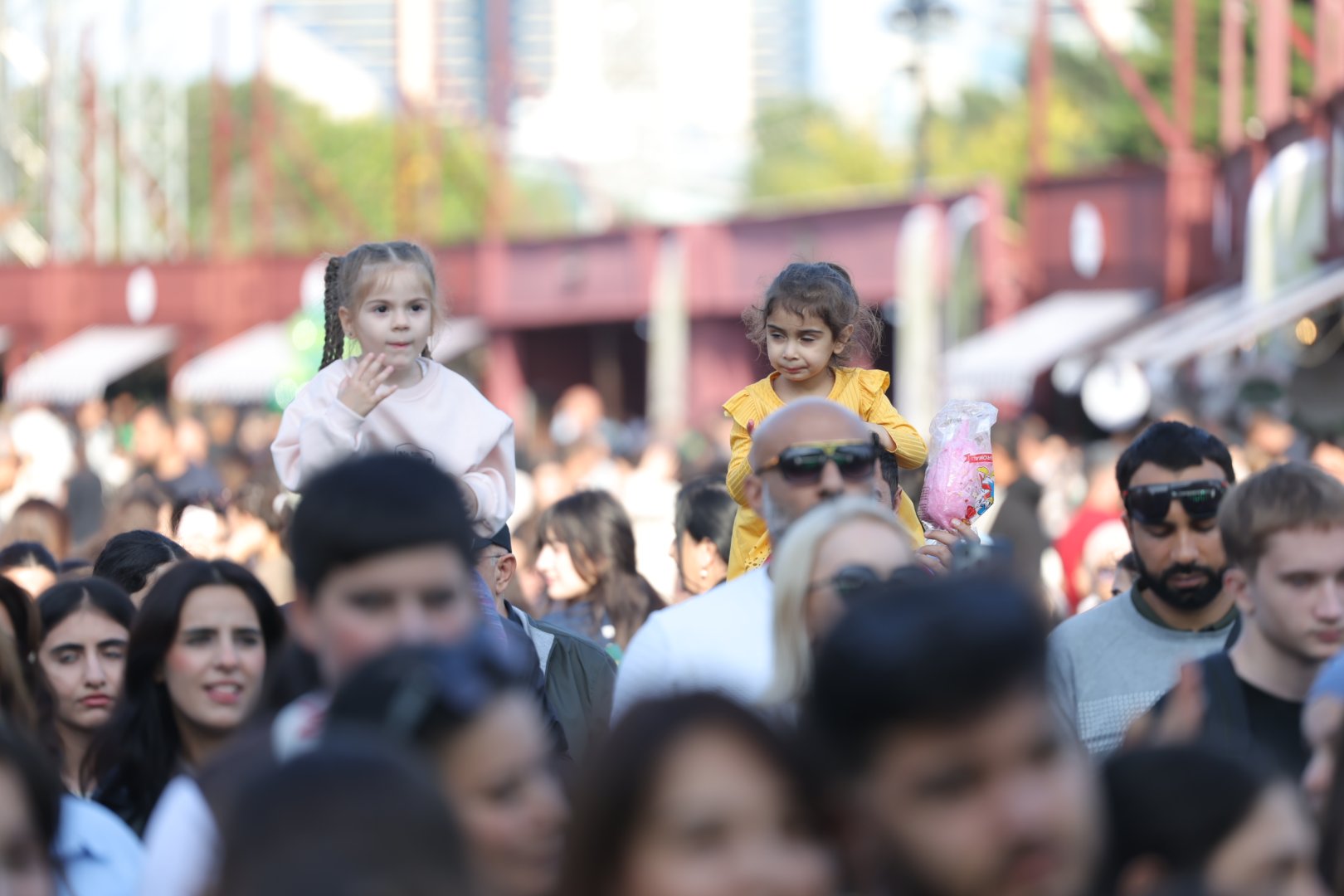 Zeytunla başlayan, musiqi ilə davam edən gün (FOTO)